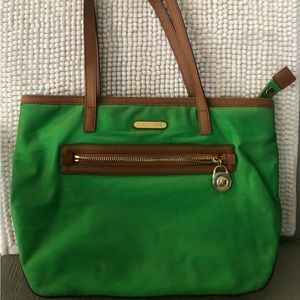Michael Kors Kempton tote bag. Kelly green, leather trimmed